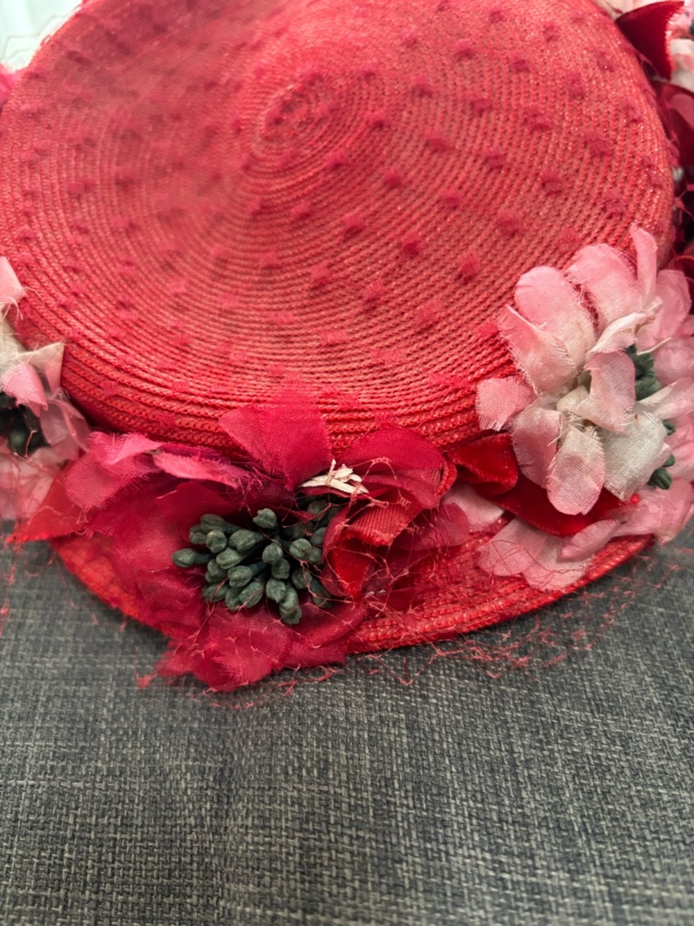 Vintage Crescent Red Straw Floral Trim Sun Hat